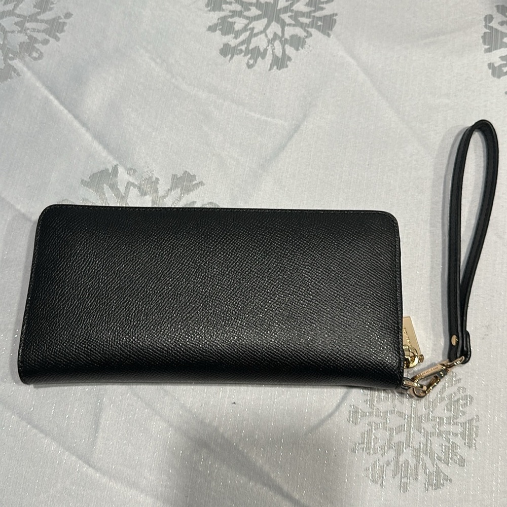 Michael Kors Leather Continental Wristlet - Picture 5 of 7
